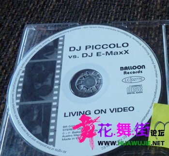 DJ_Piccolo_Vs._DJ_E-Maxx-Living_On_Video-CDM-FLAC-2001-MAHOU.jpg