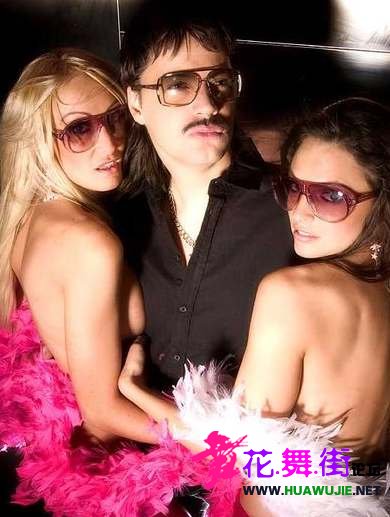 Gunther Vs The Sunshine Girls.jpg