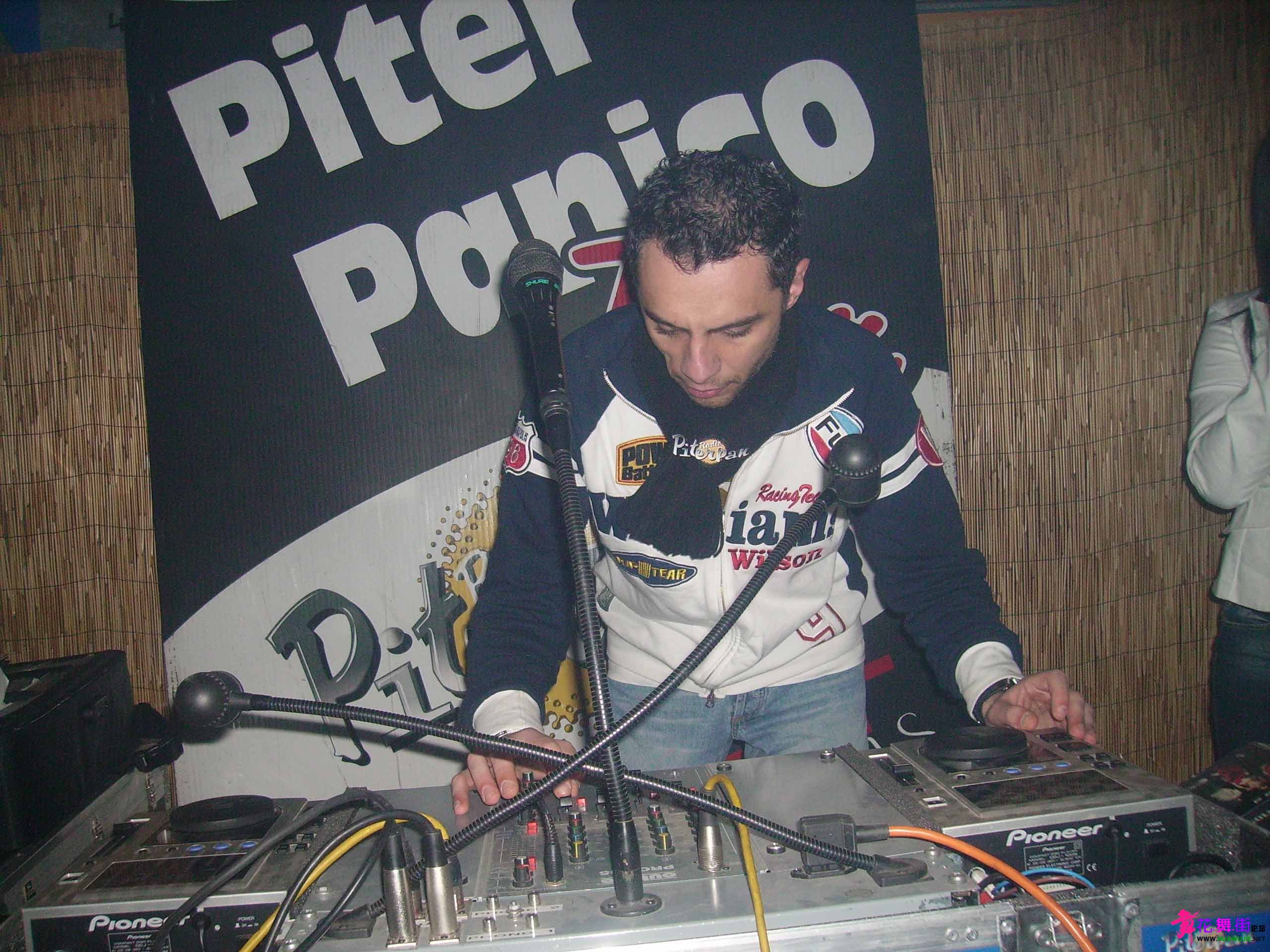 Dj Maxwell.JPG
